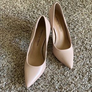 Nude pumps